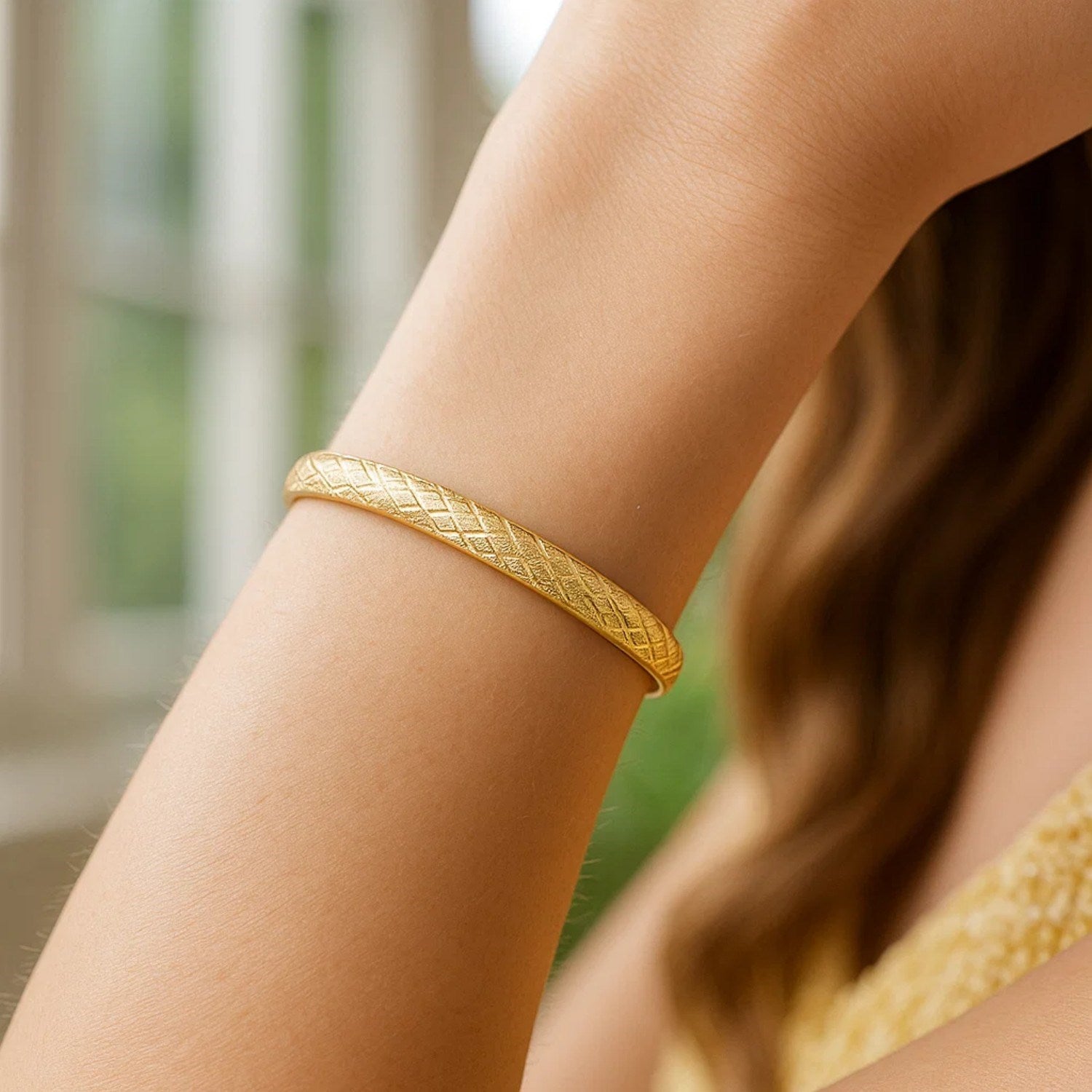 14k Yellow Gold Diamond Carved Bangle (6.00 mm) Bangles RCJ