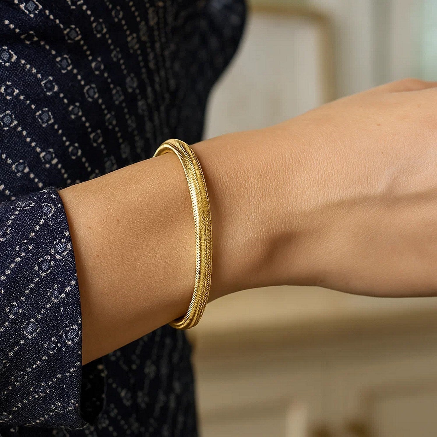 14K Yellow Gold Medium Stretch Mesh Bracelet (5.40 mm) Bracelets RCJ